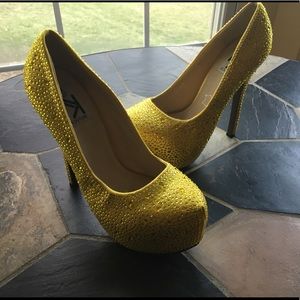 Kiss Koture Rhinestone Yellow Size 8.5